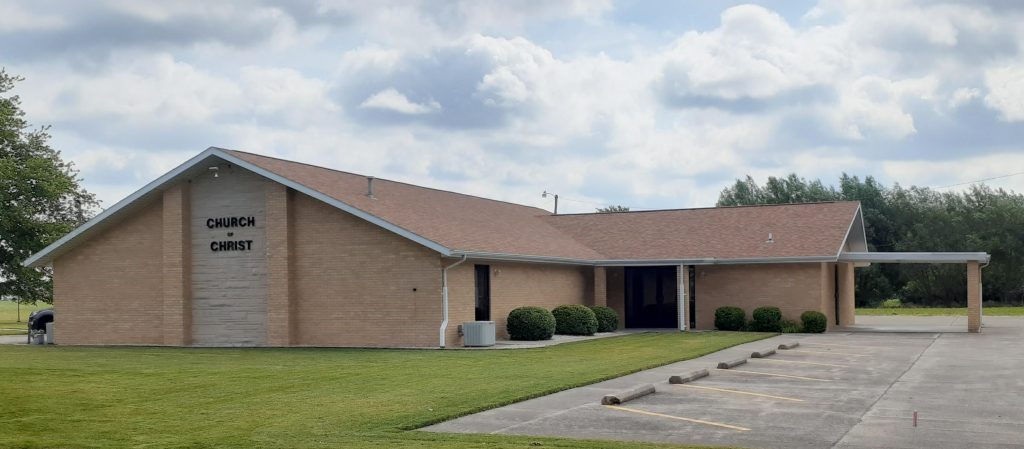 This is the meeting place of the Olney church of Christ at 220 N Van St, Olney, IL 62450. Meeting Times: Sunday Bible Study at 9:30 am, AM Worship at 10:20 pm, PM worship at 2:00 pm; Wednesday Bible Study at 7:30 pm. Visitors are welcome to assemble with us during our meeting times. We would be happy to study with you and/or answer questions you may have.